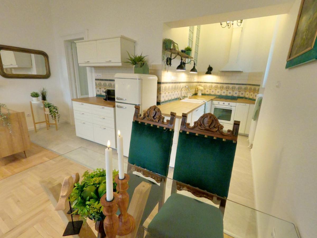 Green Hill Apartment Budapeste Exterior foto